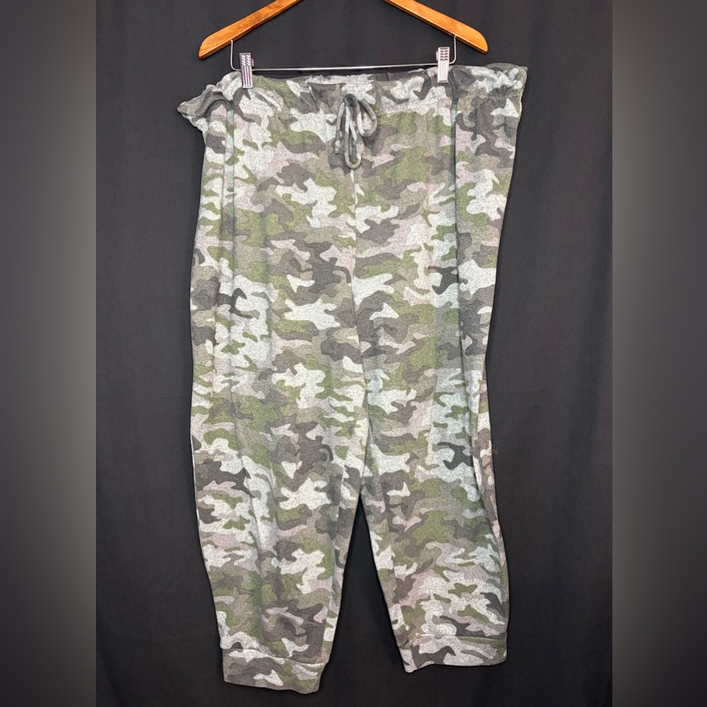 Time and Tru Gray Camo Women's Pajama Pants